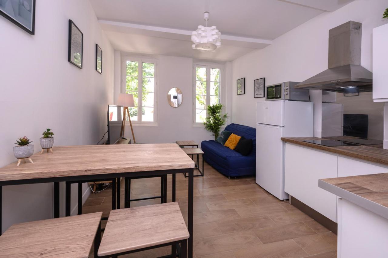 Le Nostradamus - Magnifique Appartement Cours Principal Plein Centre Avec Parking Salon-de-Provence Exterior photo