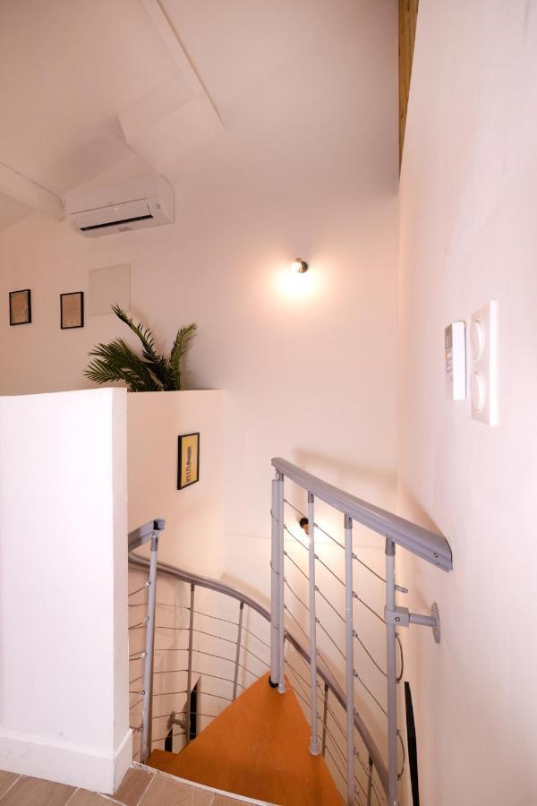 Le Nostradamus - Magnifique Appartement Cours Principal Plein Centre Avec Parking Salon-de-Provence Exterior photo